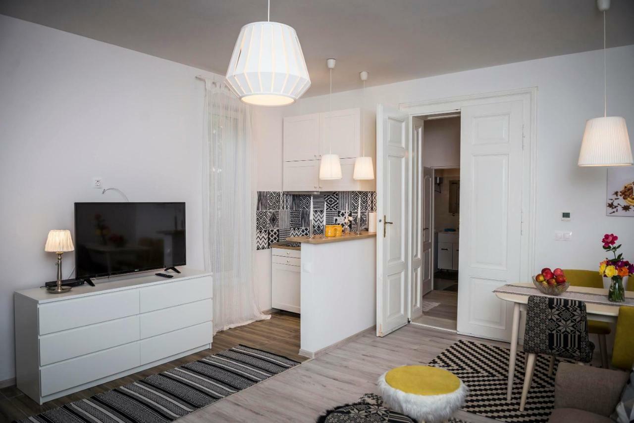 Reghin Guest House Luaran gambar